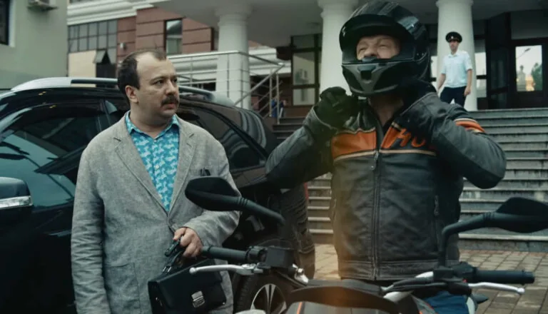 Момент из 1 серии 2 сезона