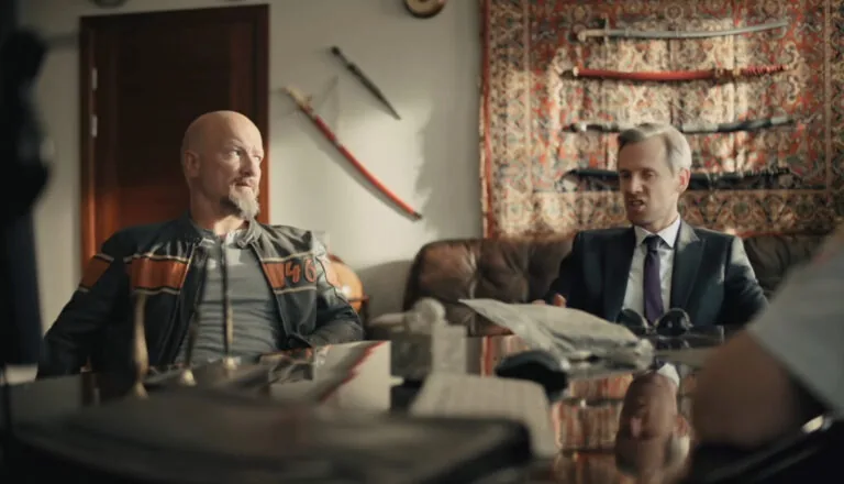 Момент из 9 серии 2 сезона