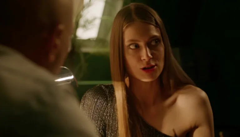 Момент из 10 серии 3 сезона