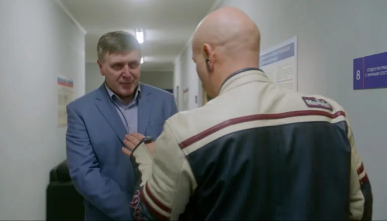 Момент из 14 серии 3 сезона