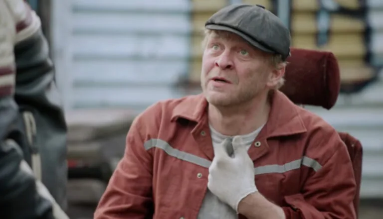 Момент из 19 серии 3 сезона