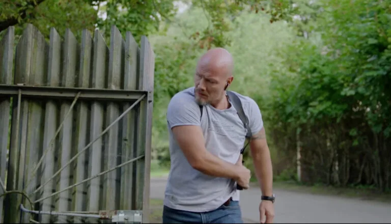 Момент из 8 серии 3 сезона