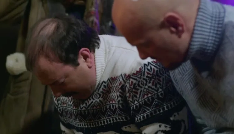 Момент из 16 серии 4 сезона